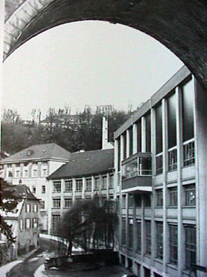 1980, Les nouveaux bâtiments des papeteries.